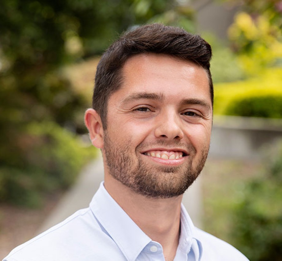 Headshot of Hugo Charre