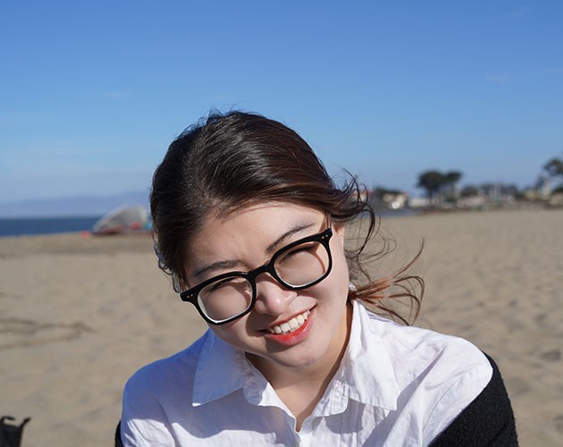 Photo of Sibble Zhang at the beach