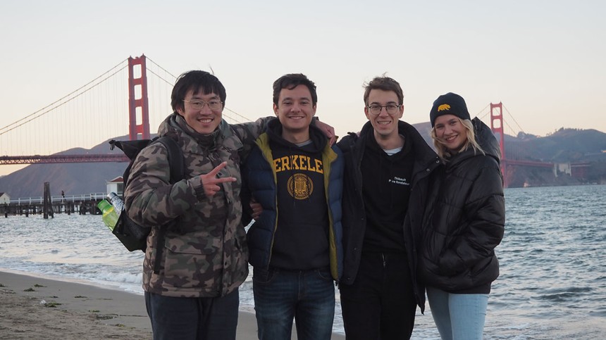 Hannah Boettge and friends pose in front of Golden Gate Bridge