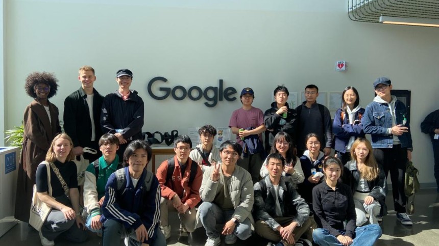 Mariane Iman Ndiaye and classmates visiting Google headquarters