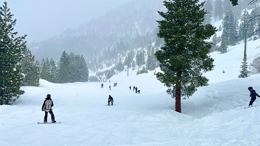 Photo of people skiing in Lake Tahoe