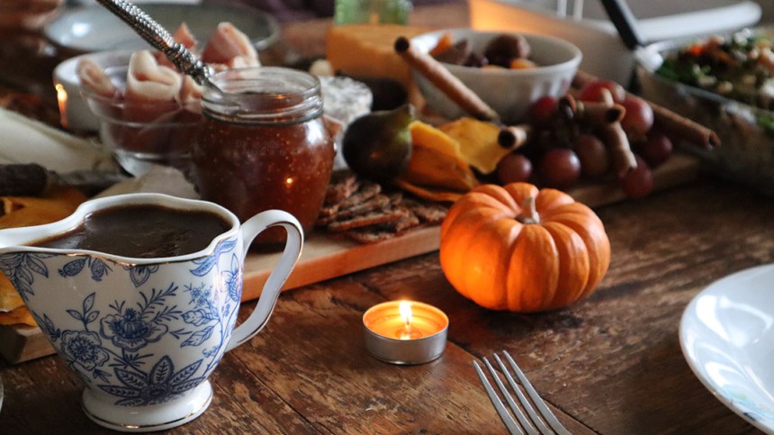 Photo of a thanksgiving meal