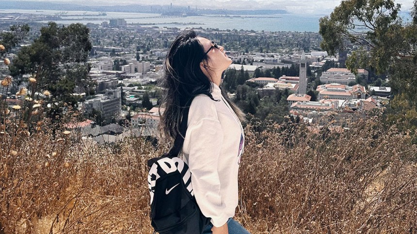 Photo of Nancy Jiayi Hou posing on top of Berkeley Hills