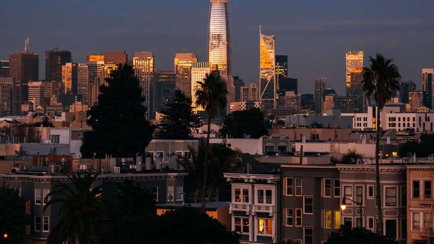 Photo of sunset on San Francisco skyline